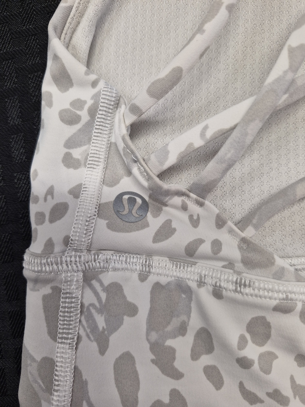 lululemon athletica High-Neck Printed Sports Bra - Light Gray & White - Picture 4 of 4